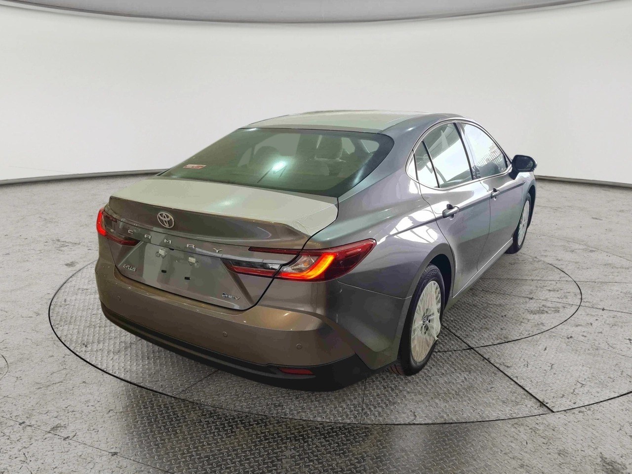 Toyota Camry E Plus HEV 2026