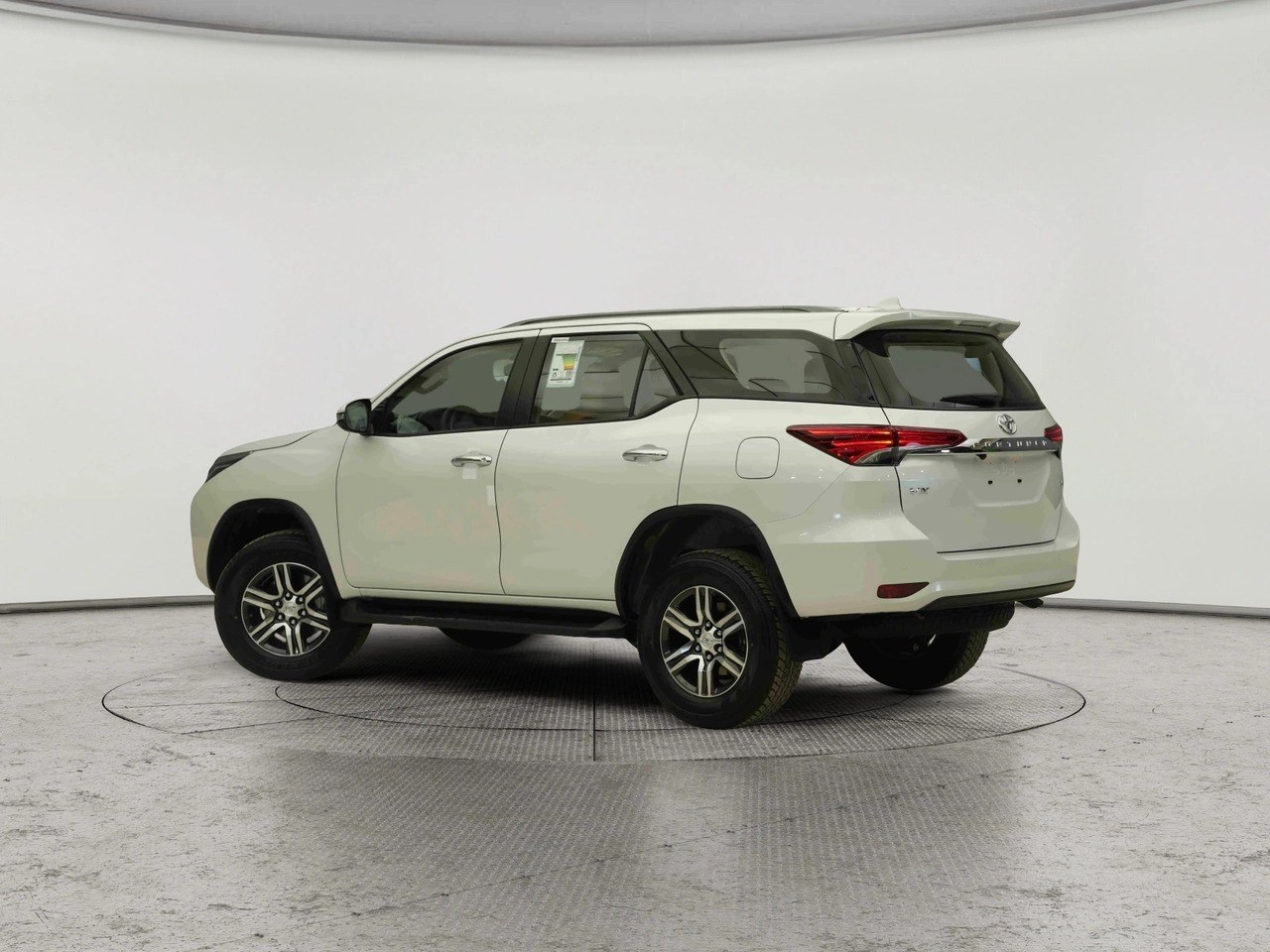 Toyota Fortuner VX 2026