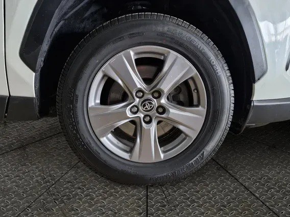 Toyota RAV4 LE 2022