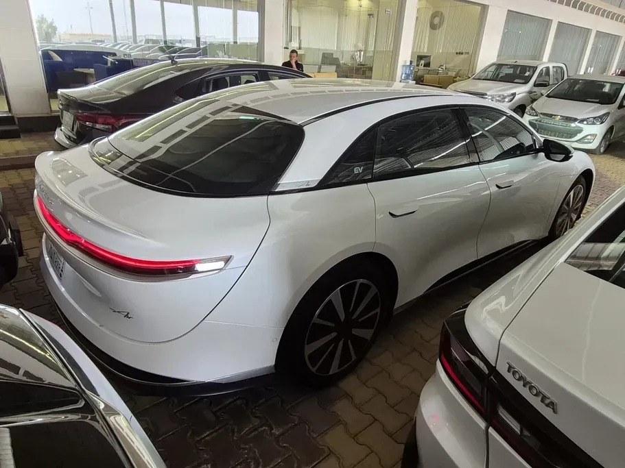 Lucid Air Pure 2024