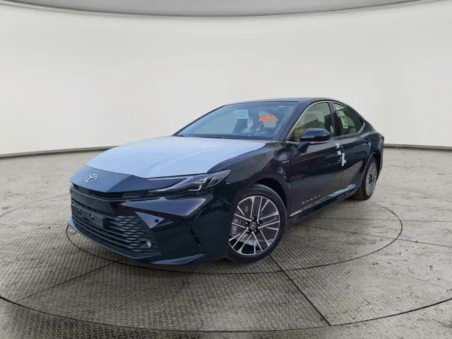 Toyota Camry LE HEV 2026