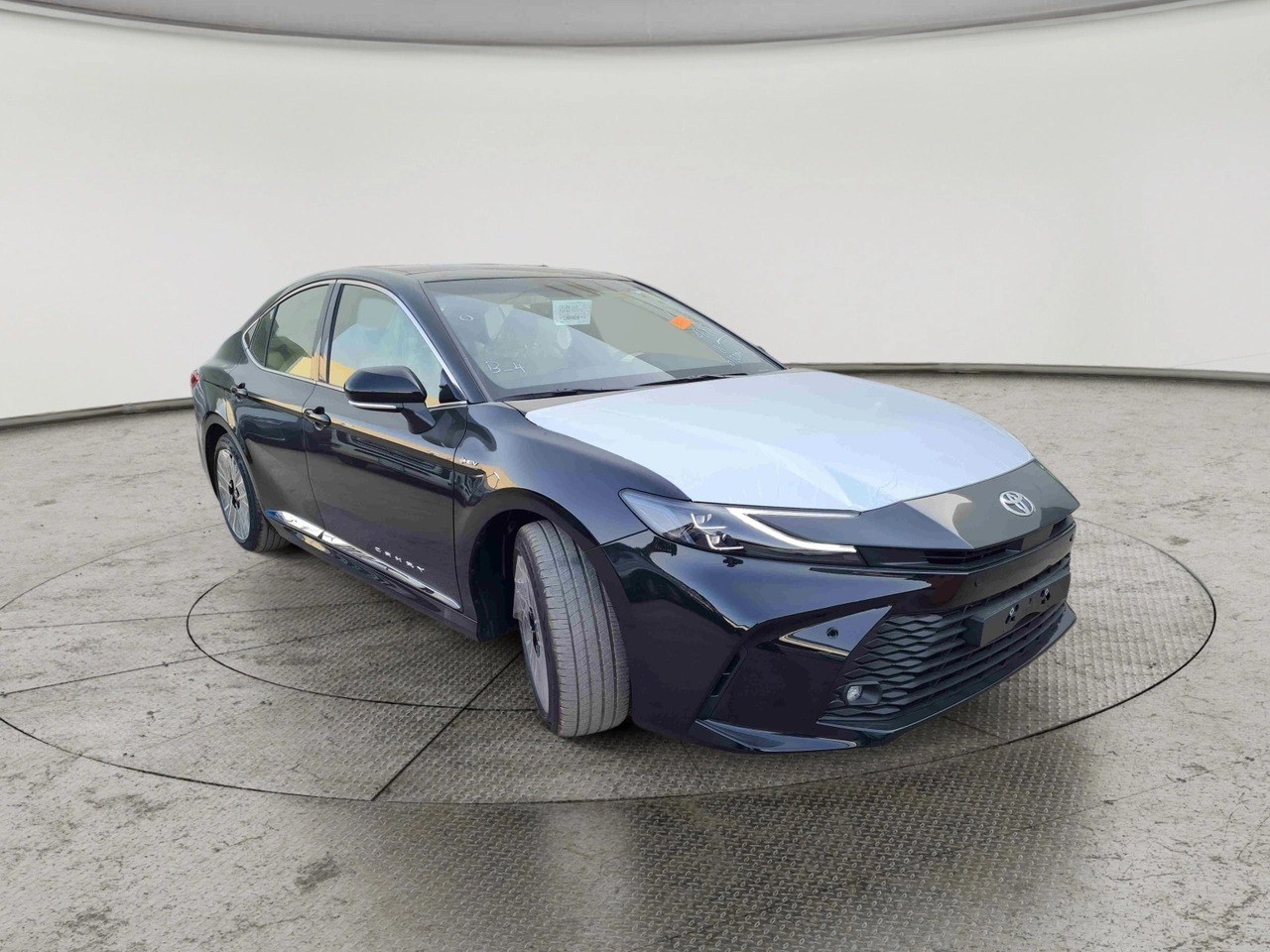 Toyota Camry LE HEV 2026