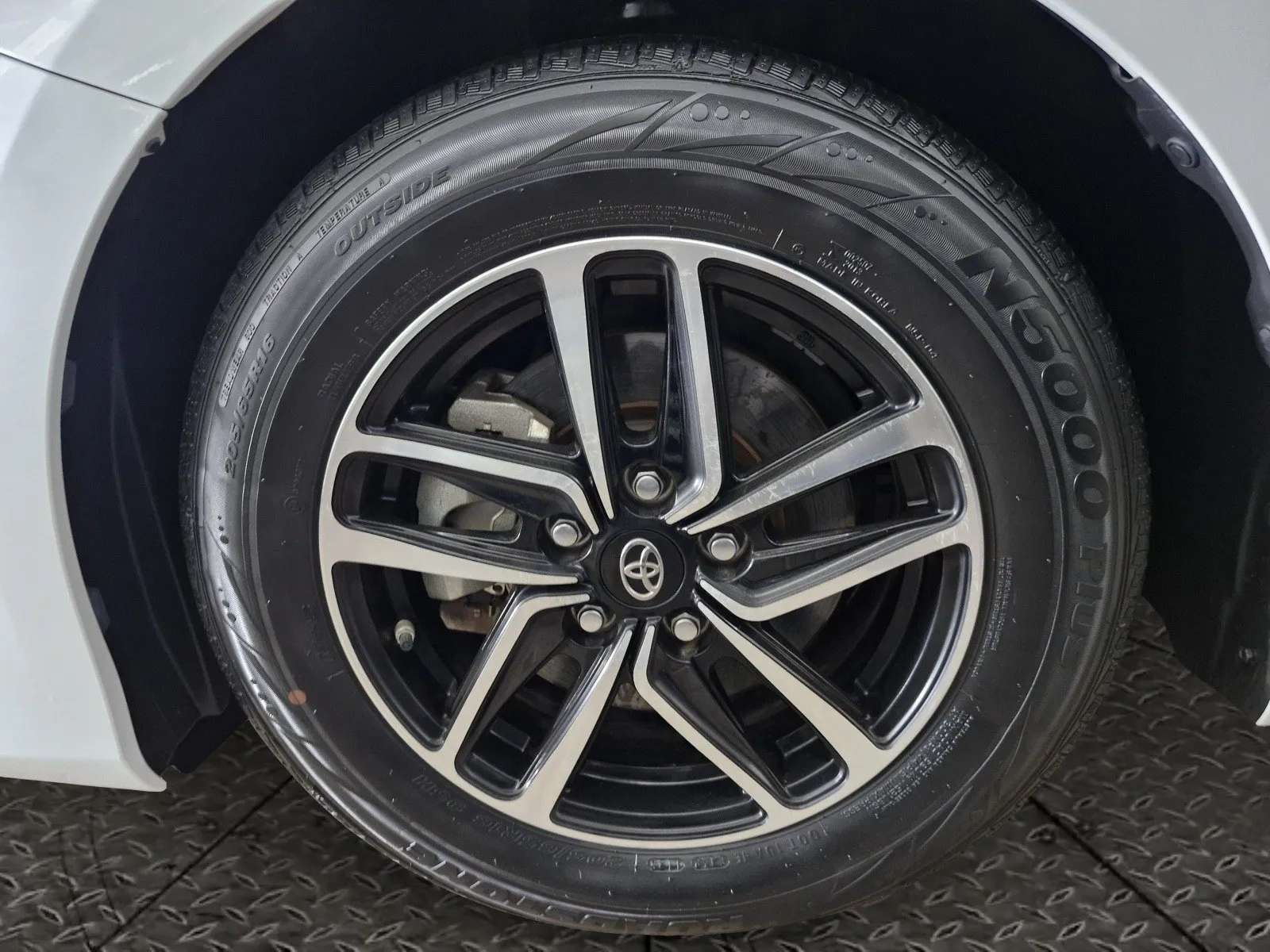 Toyota Camry LE HEV 2023