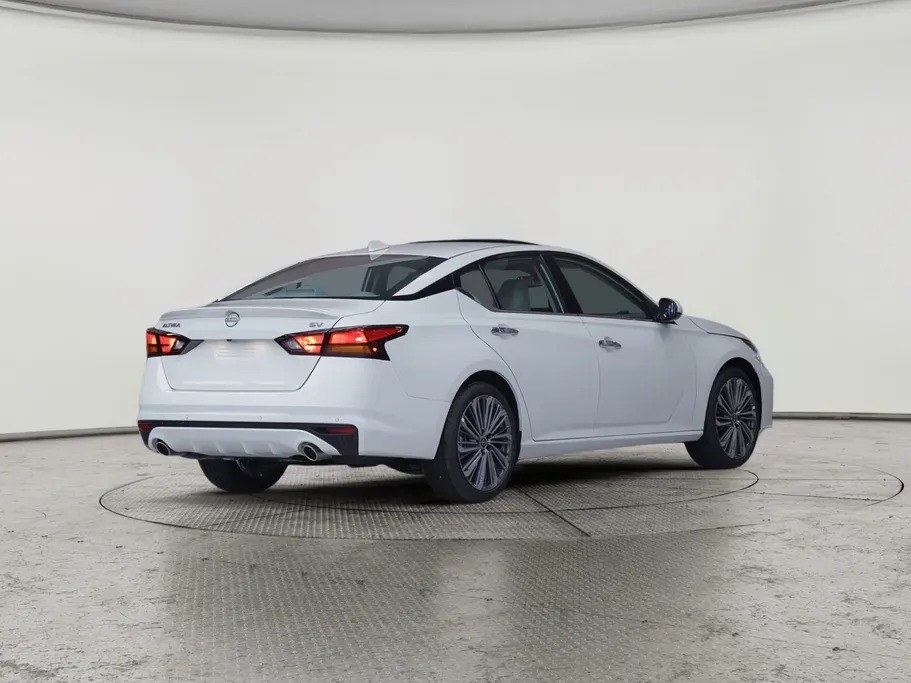 Nissan Altima SV 2026