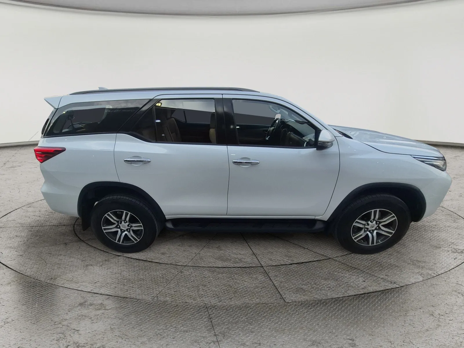 Toyota Fortuner VX 2024