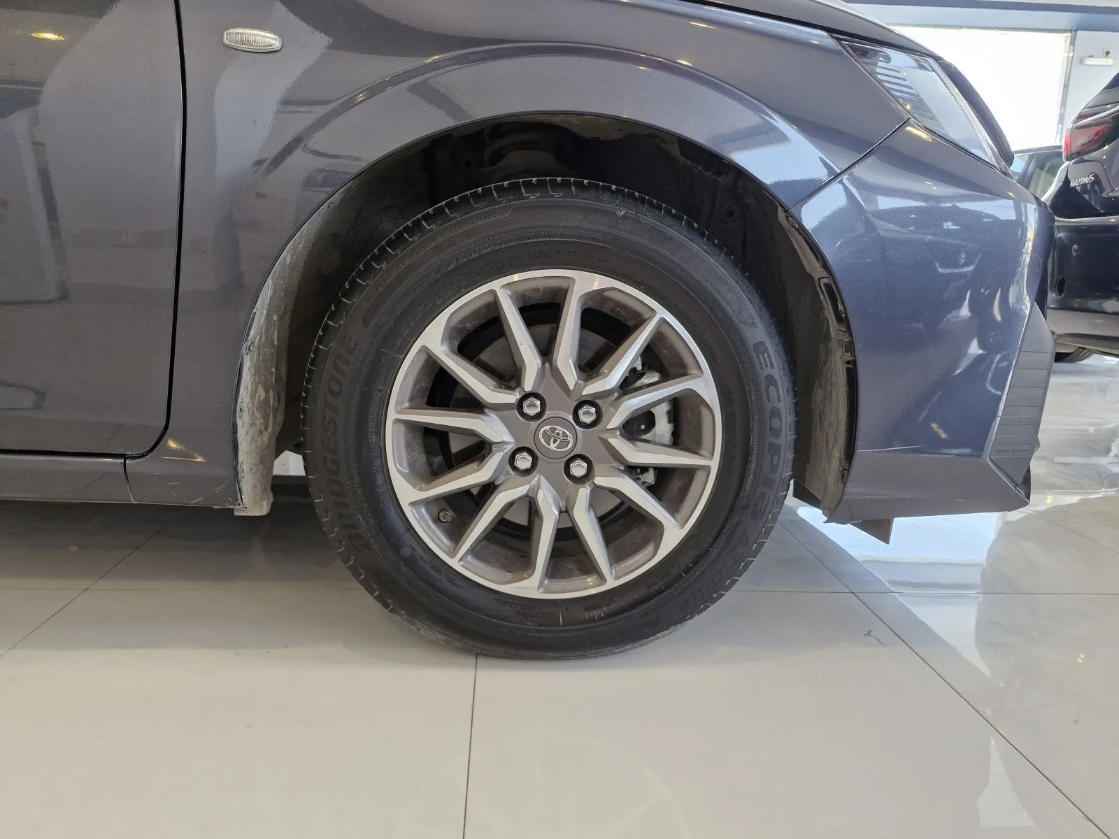 Toyota Yaris Y 2023