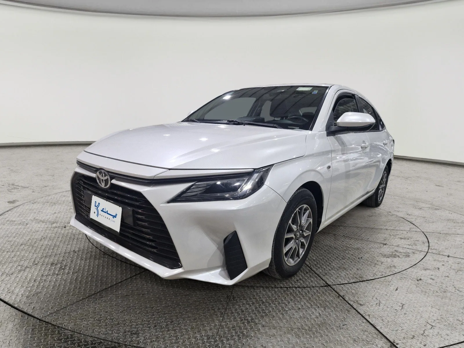 Toyota Yaris Y 2024