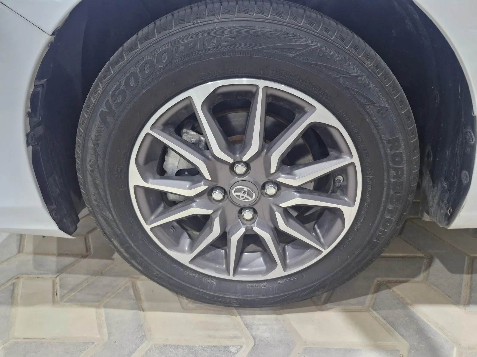 Toyota Yaris Y 2024