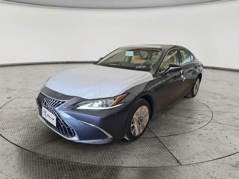 Lexus ES 2025