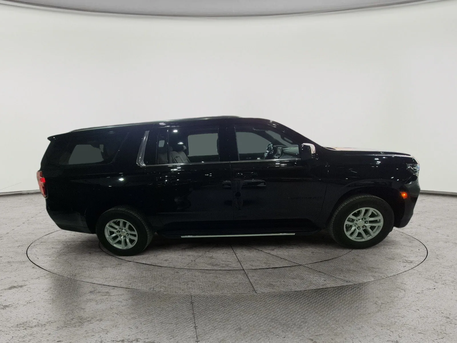 Chevrolet Suburban LS 2024