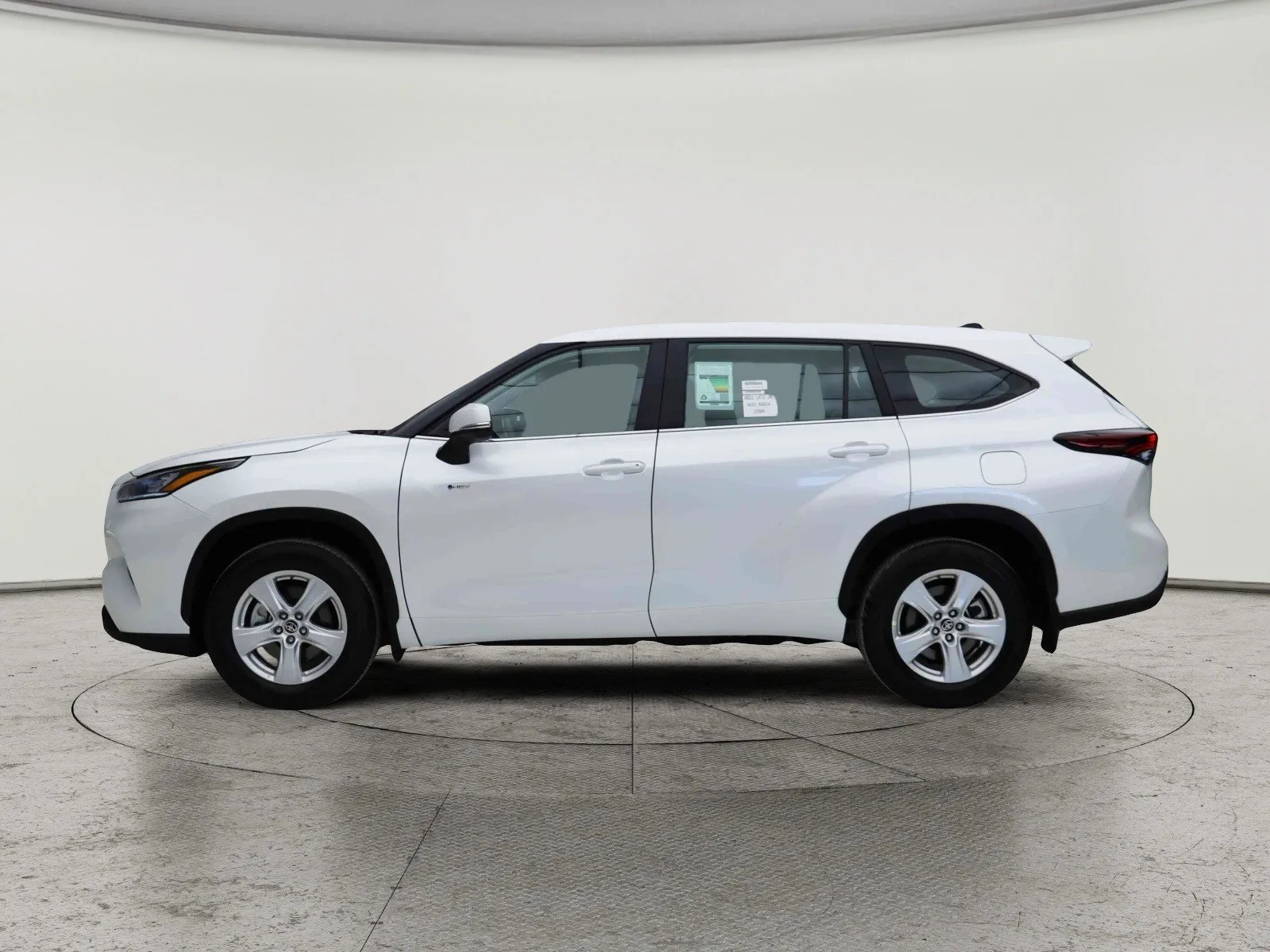 Toyota Highlander LE 2026