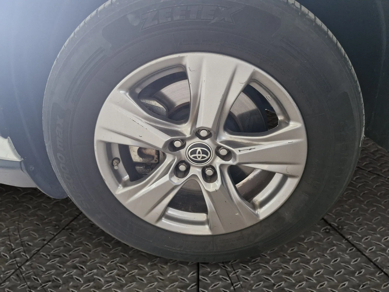 Toyota RAV4 LE 2023