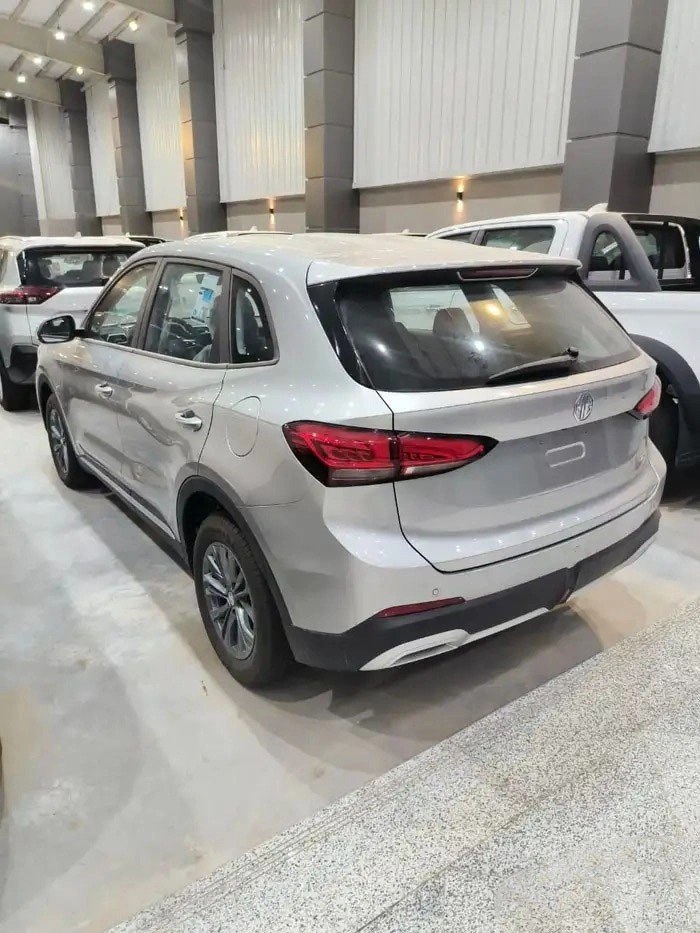 MG ZS STD 2025