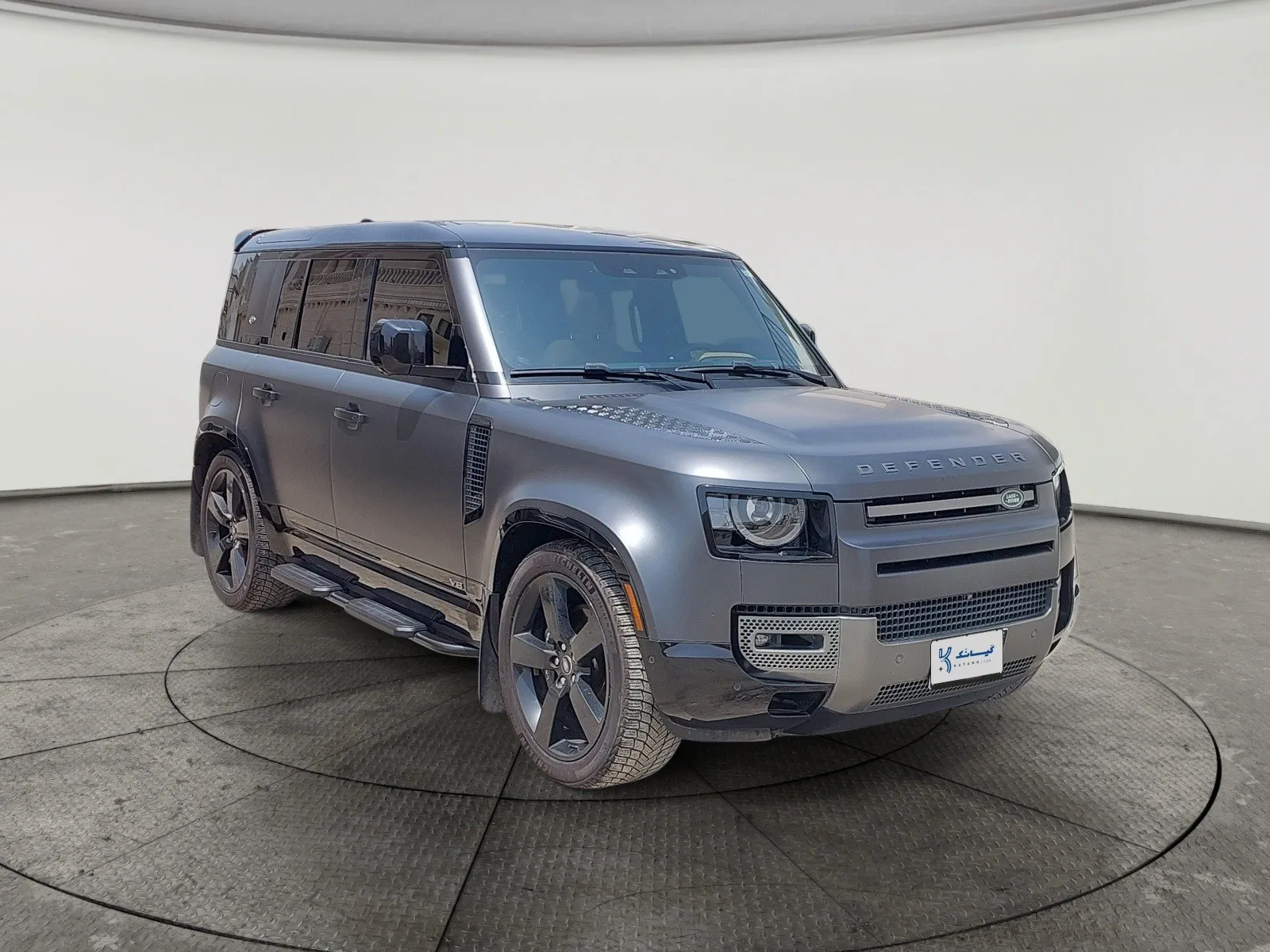 Land Rover Defender P525 2024