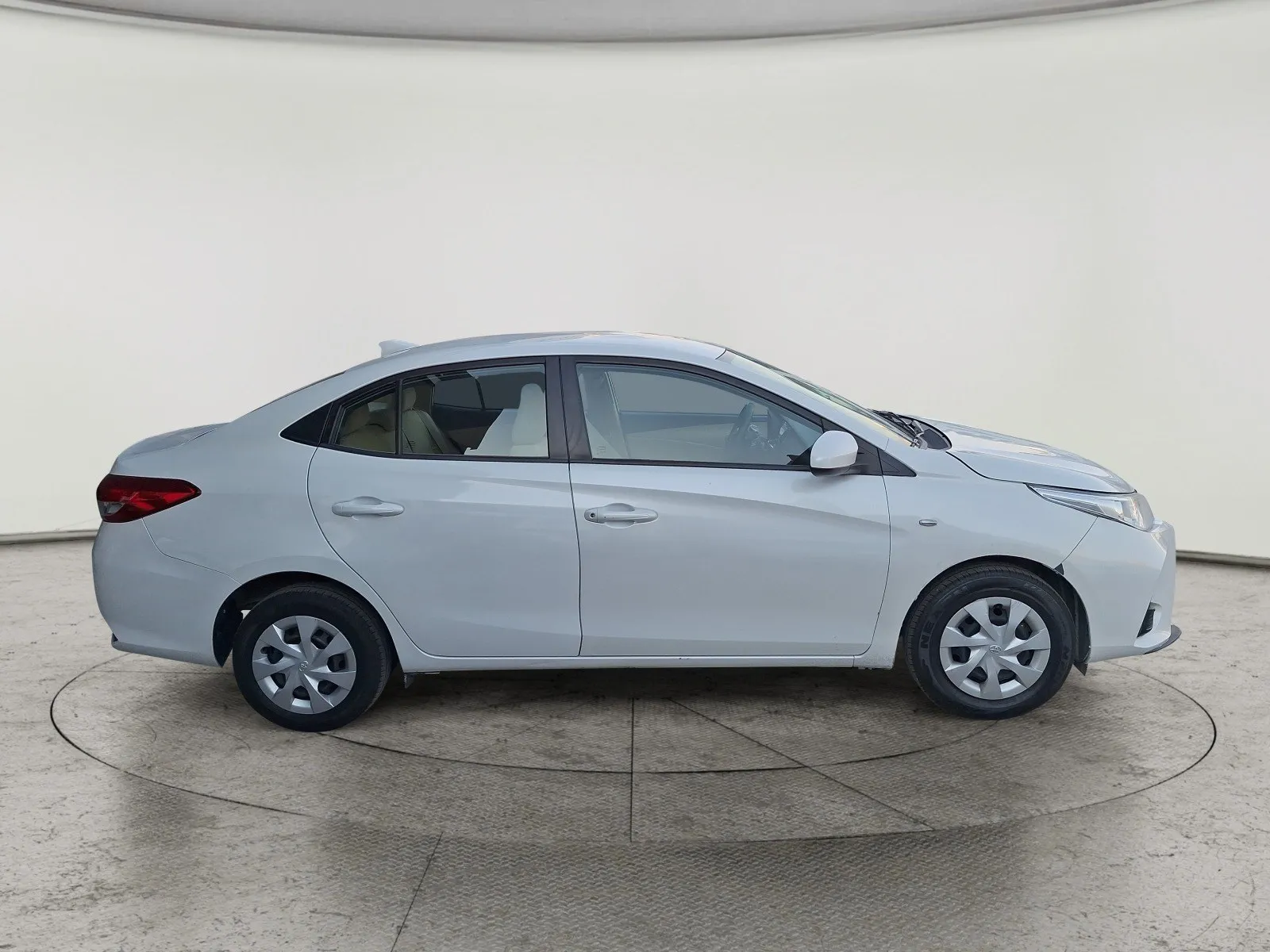Toyota Yaris Y 2022