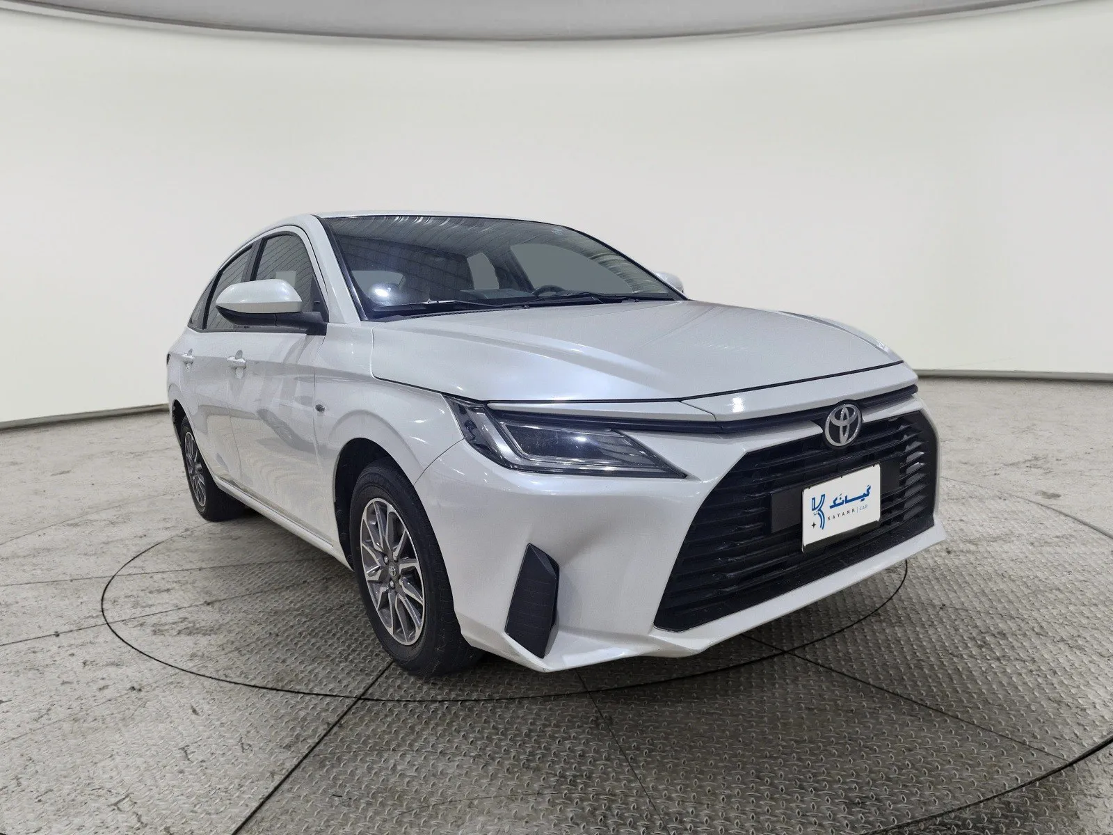 Toyota Yaris Y 2024