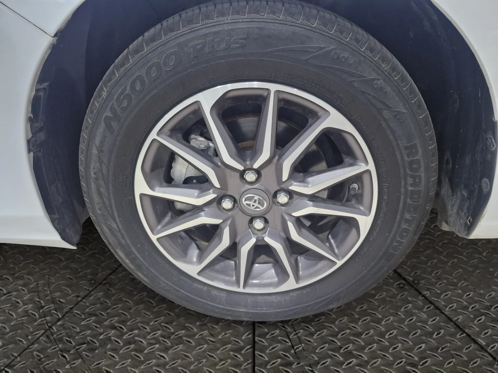 Toyota Yaris Y 2024