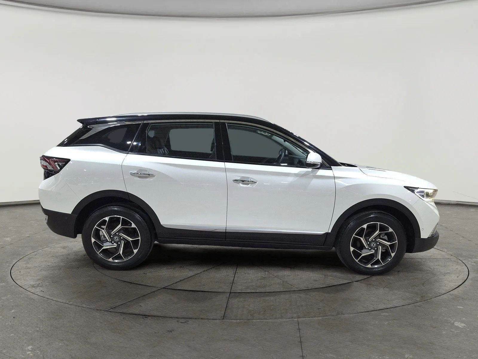 Dongfeng AX7 ماخ إي1 2022