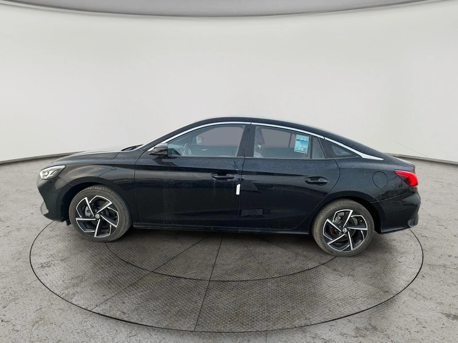 MG GT LUX 2025