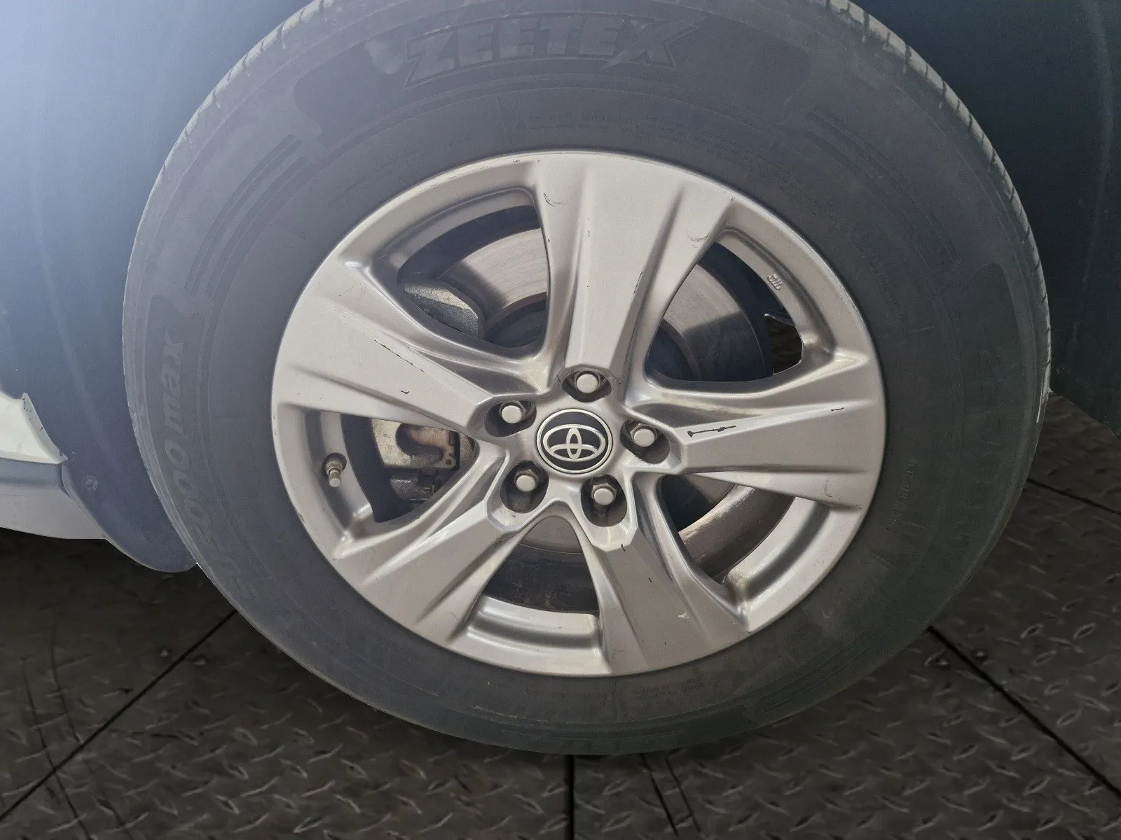 Toyota RAV4 LE 2023