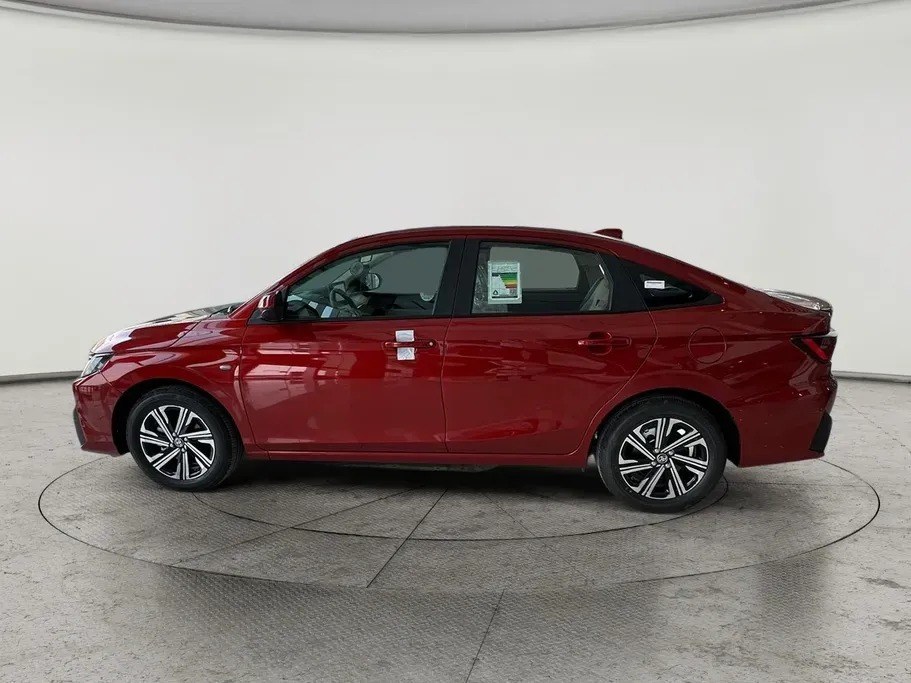Toyota Yaris Y Plus 2026