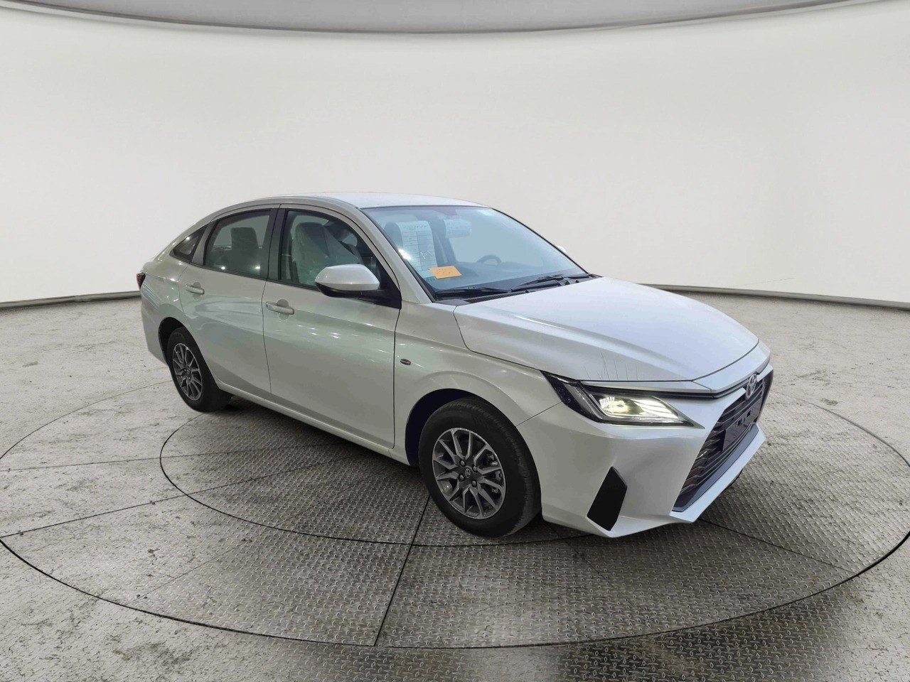 Toyota Yaris Y 2026