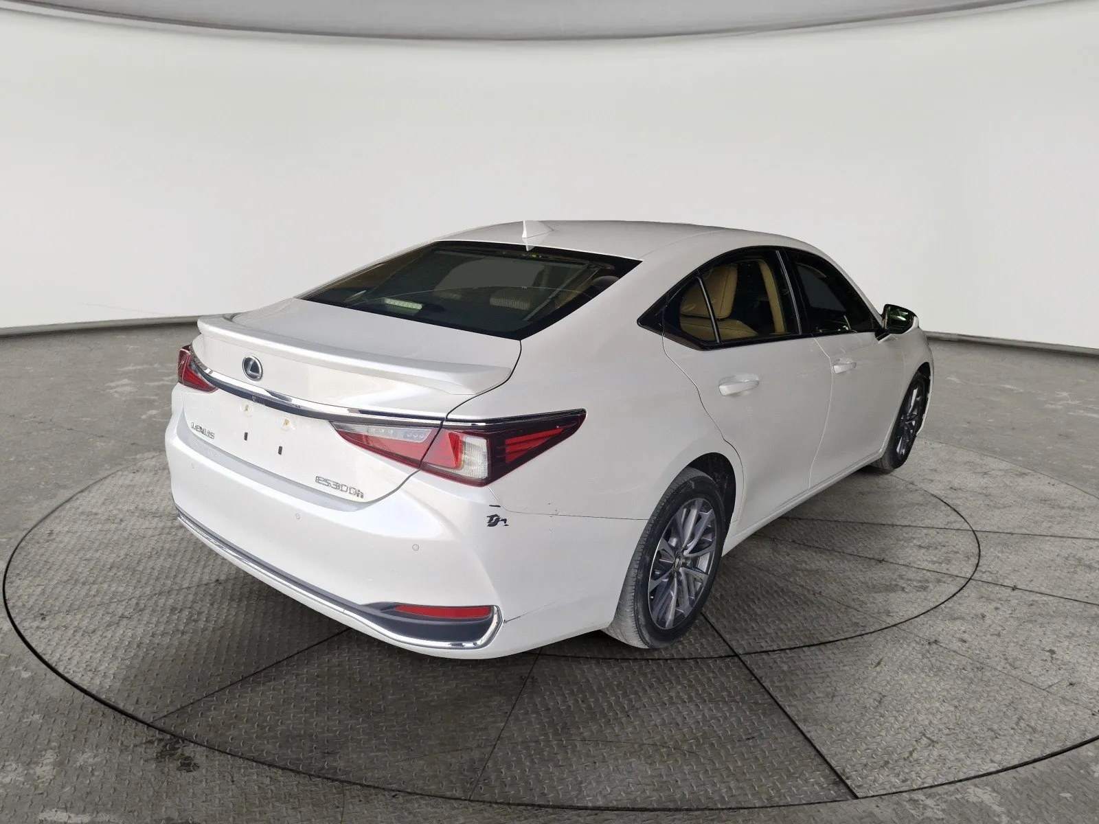 Lexus ES 300 H 2023