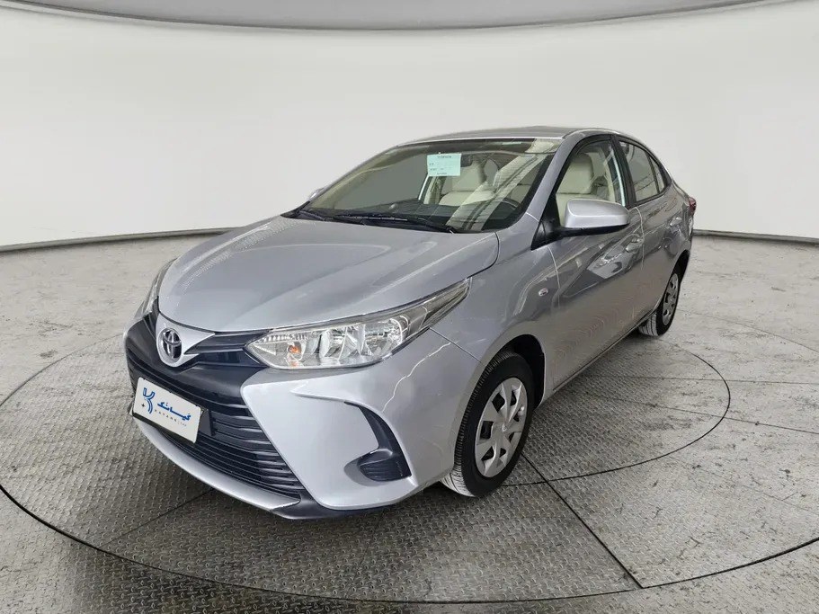 Toyota Yaris Y FLT 2022