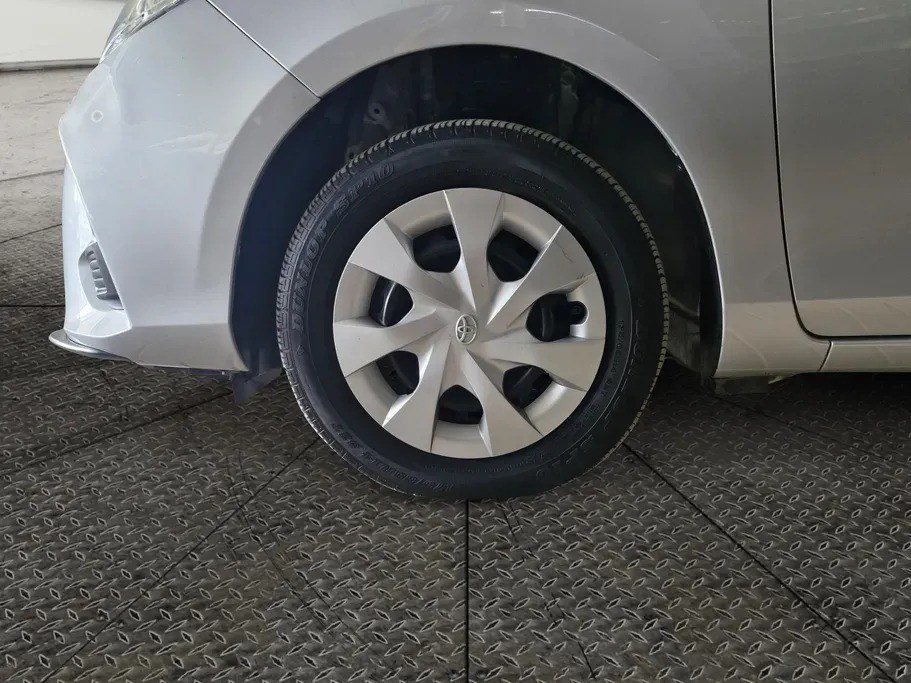 Toyota Yaris Y FLT 2022
