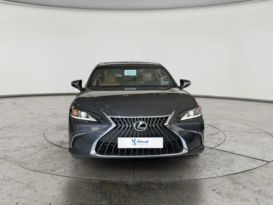 Lexus ES 300 AH Hybrid 2025