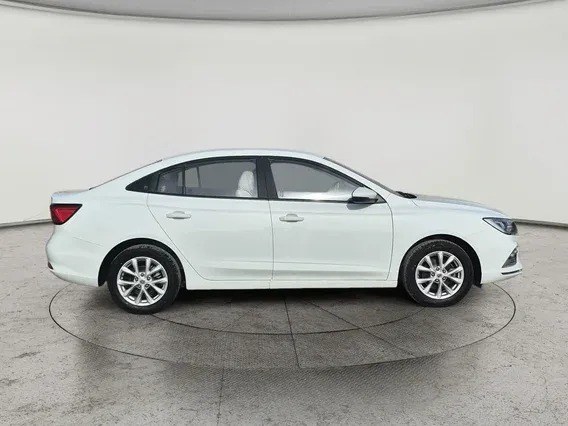 MG 5 STD 2025