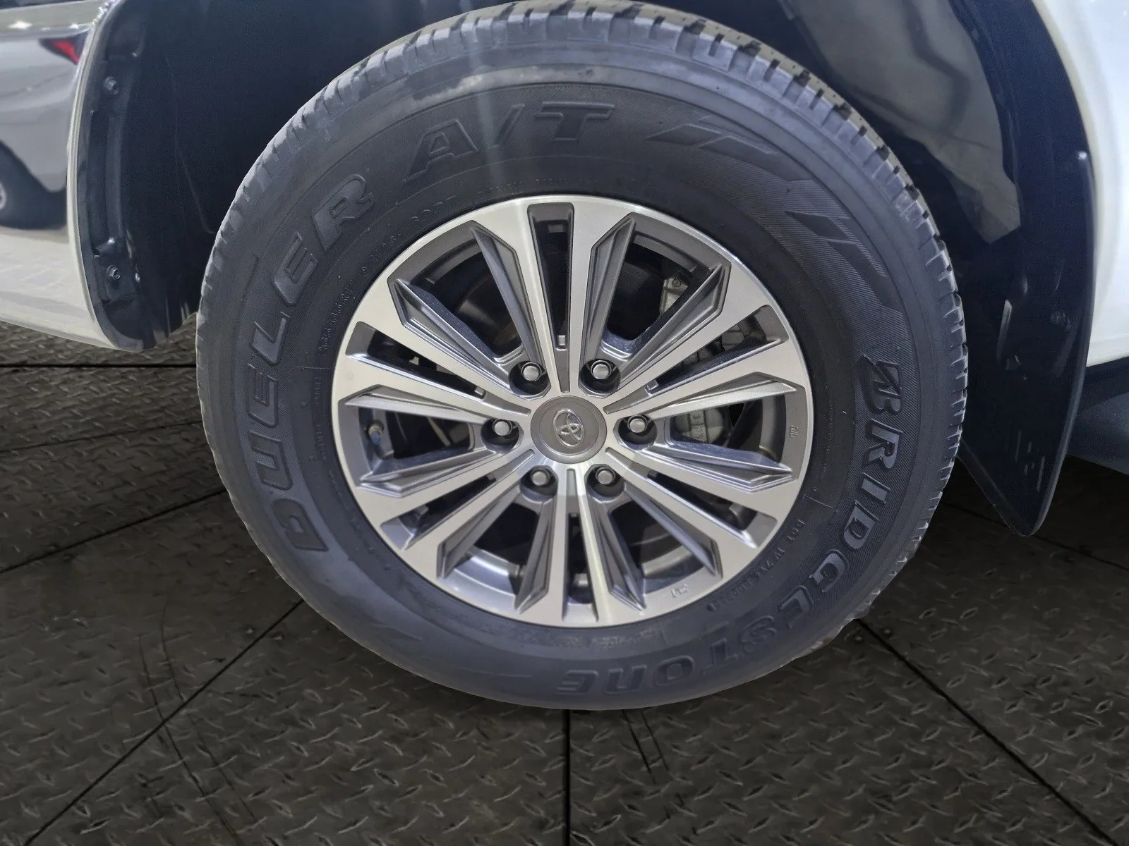 Toyota Hilux SGLX 4X4 AT DSL Double Cab 2024