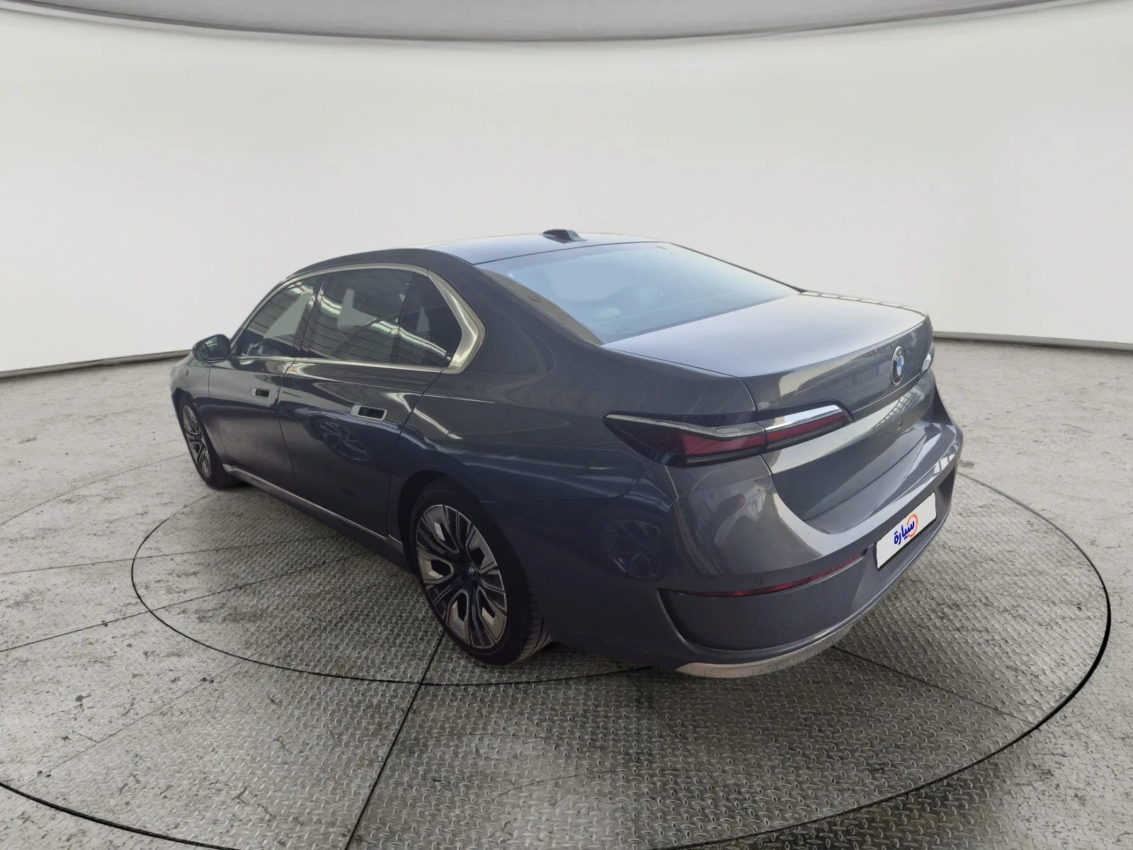 BMW 7 Series 735i 2023