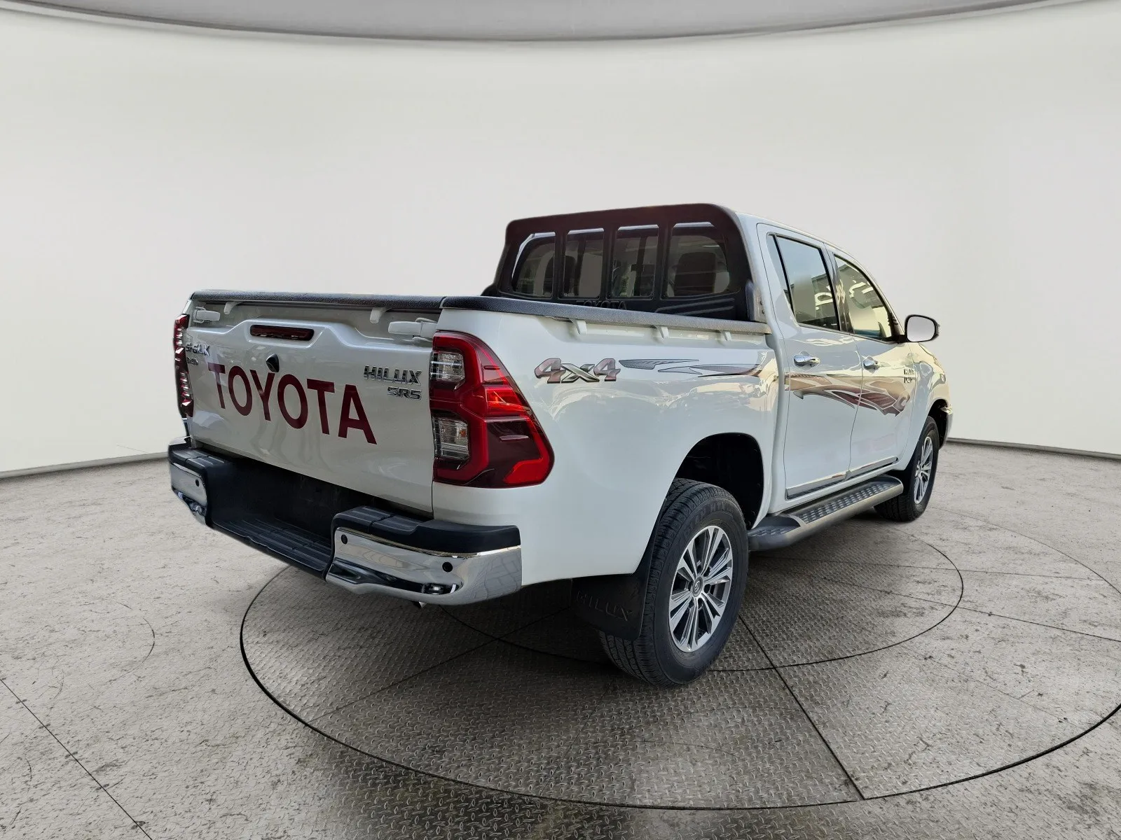 Toyota Hilux SR5 Double Cab 2023