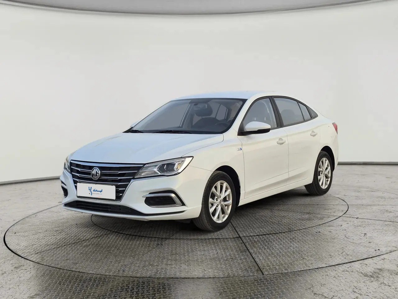 MG 5 STD 2025