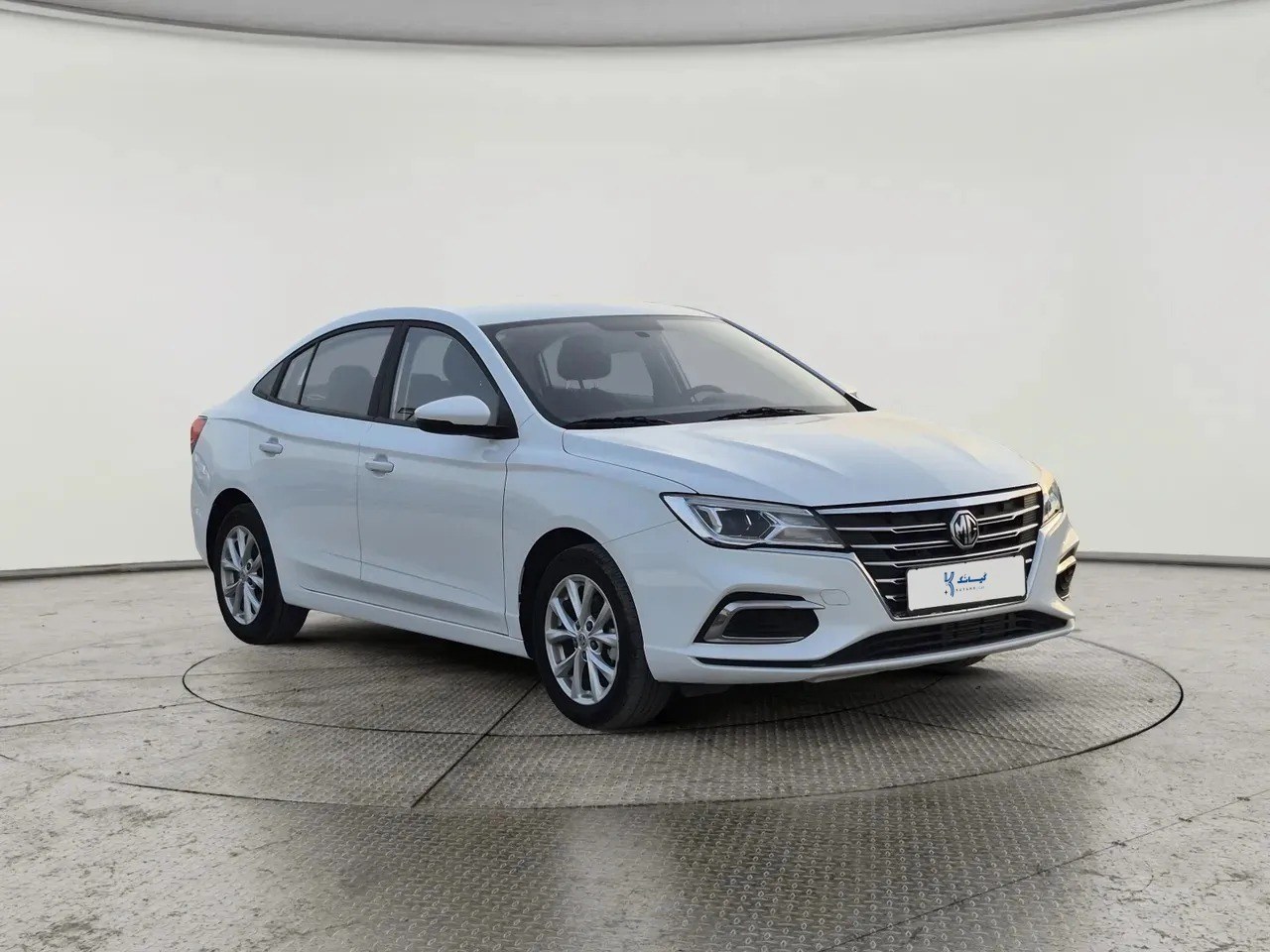 MG 5 STD 2025