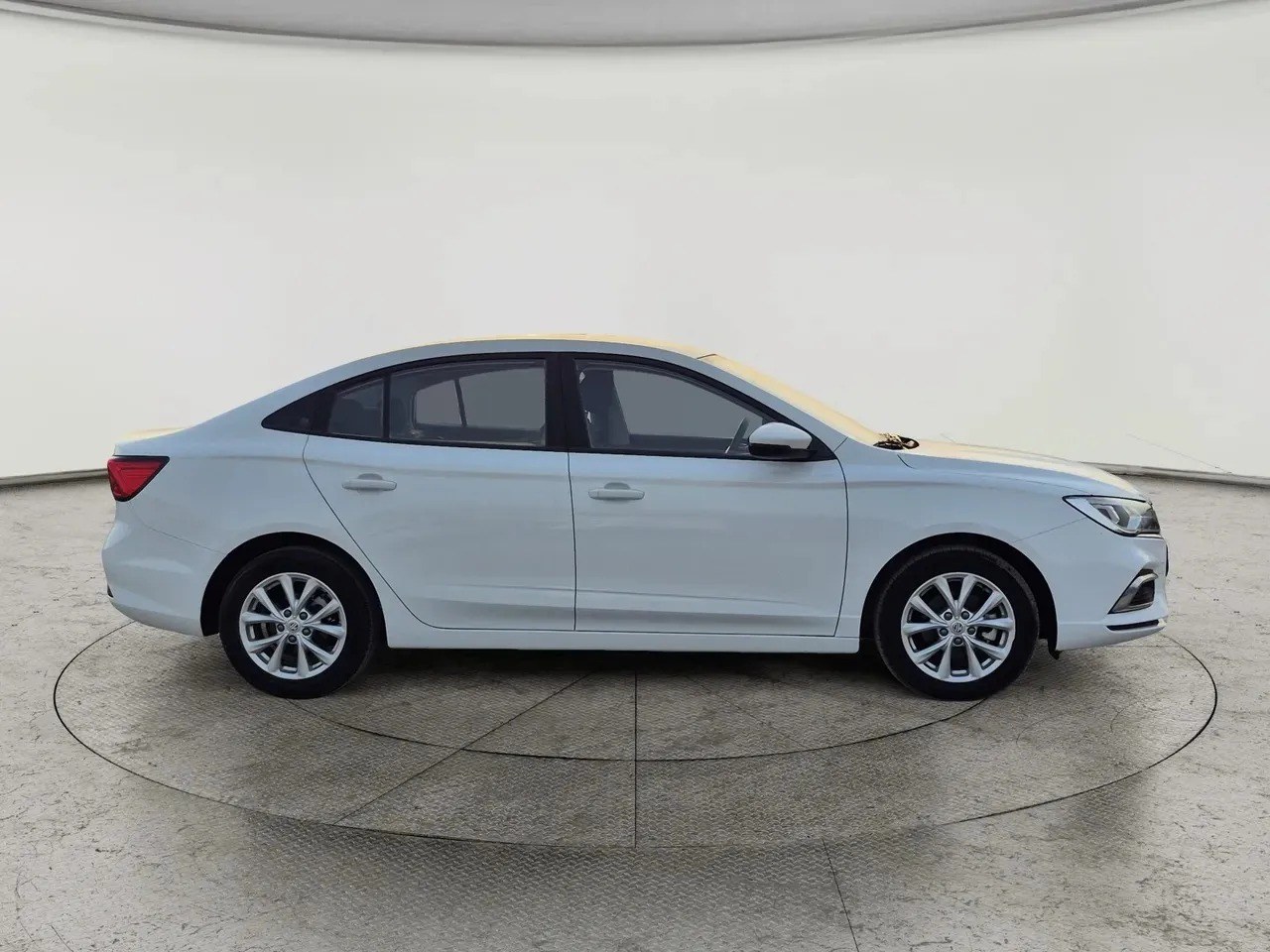 MG 5 STD 2025