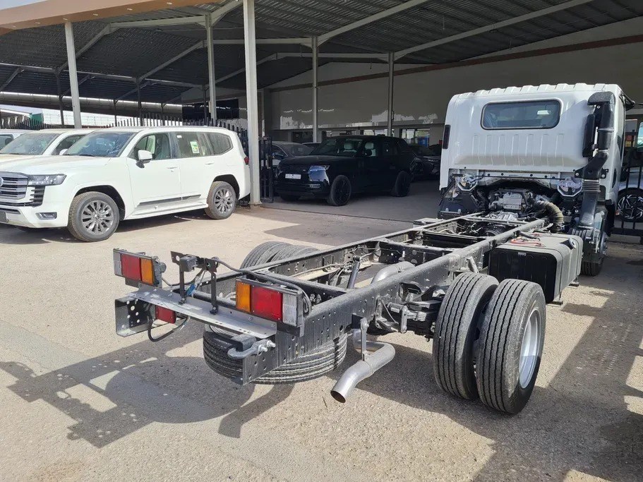 Isuzu Dyna شاص طويل 2026