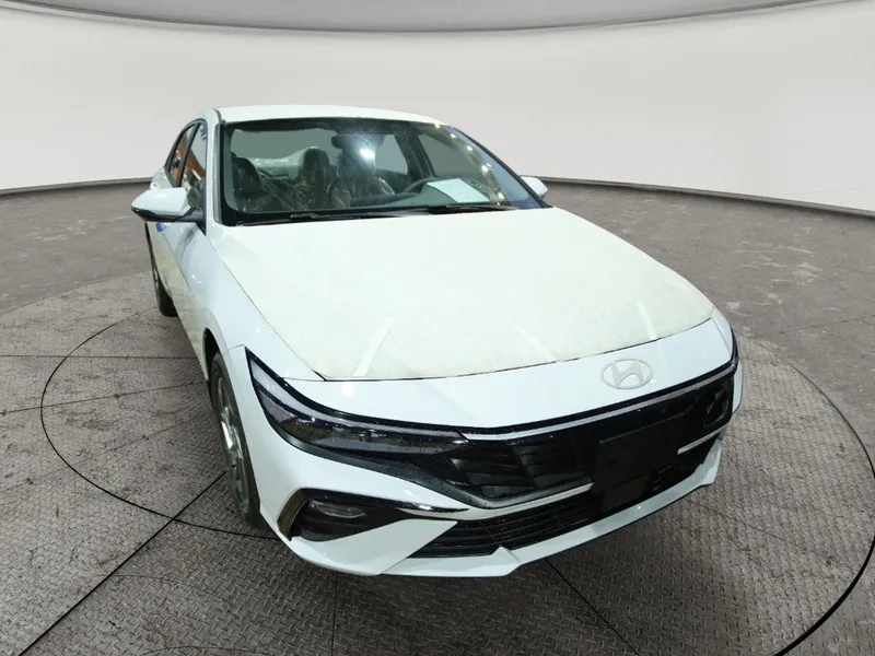 Hyundai Elantra 2025