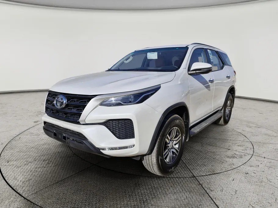 Toyota Fortuner GX 2024