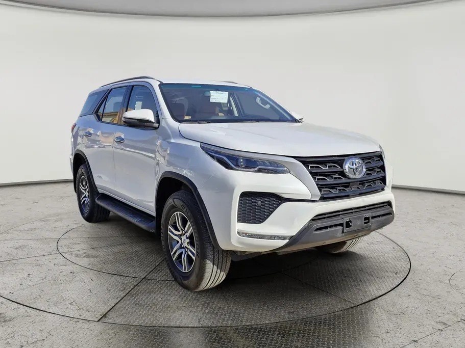 Toyota Fortuner GX 2024