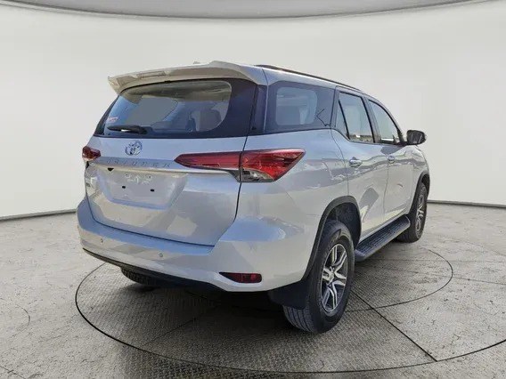 Toyota Fortuner GX 2024