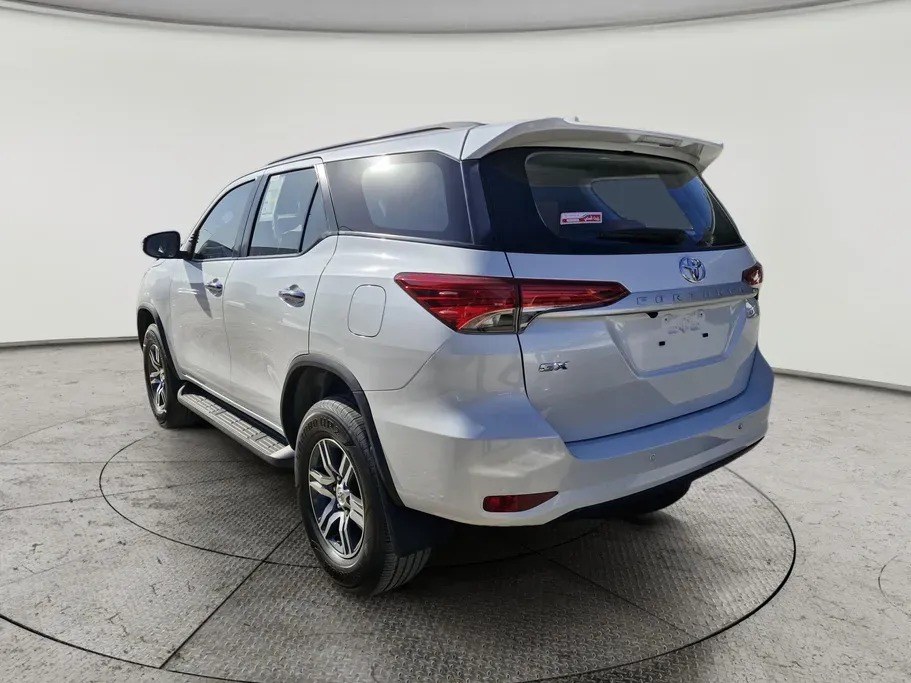Toyota Fortuner GX 2024