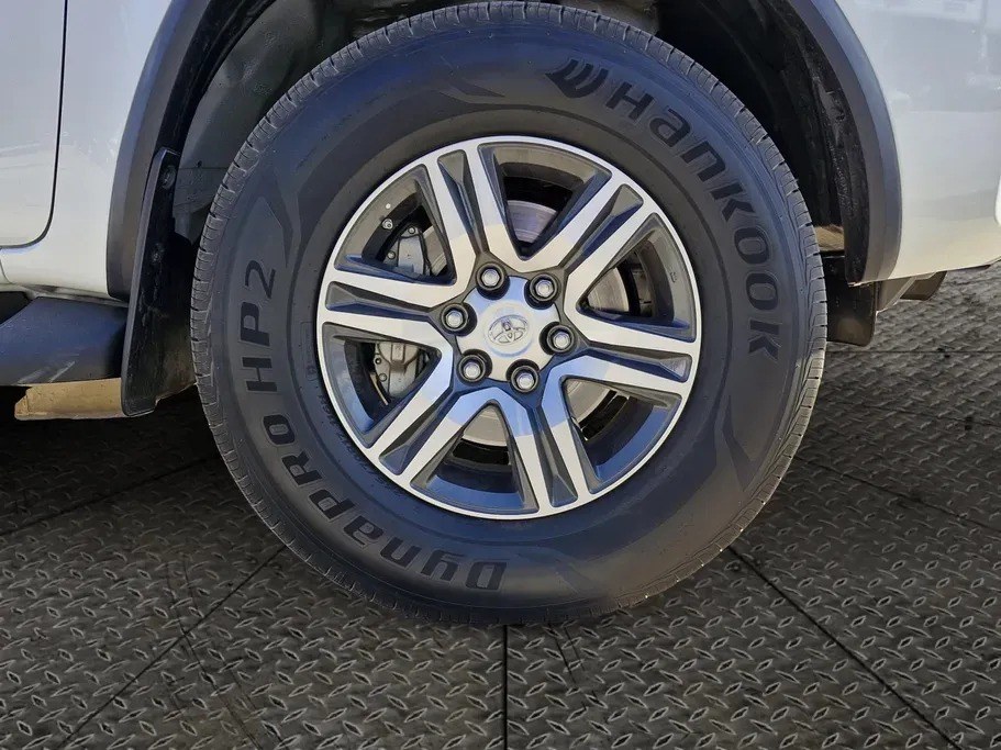 Toyota Fortuner GX 2024