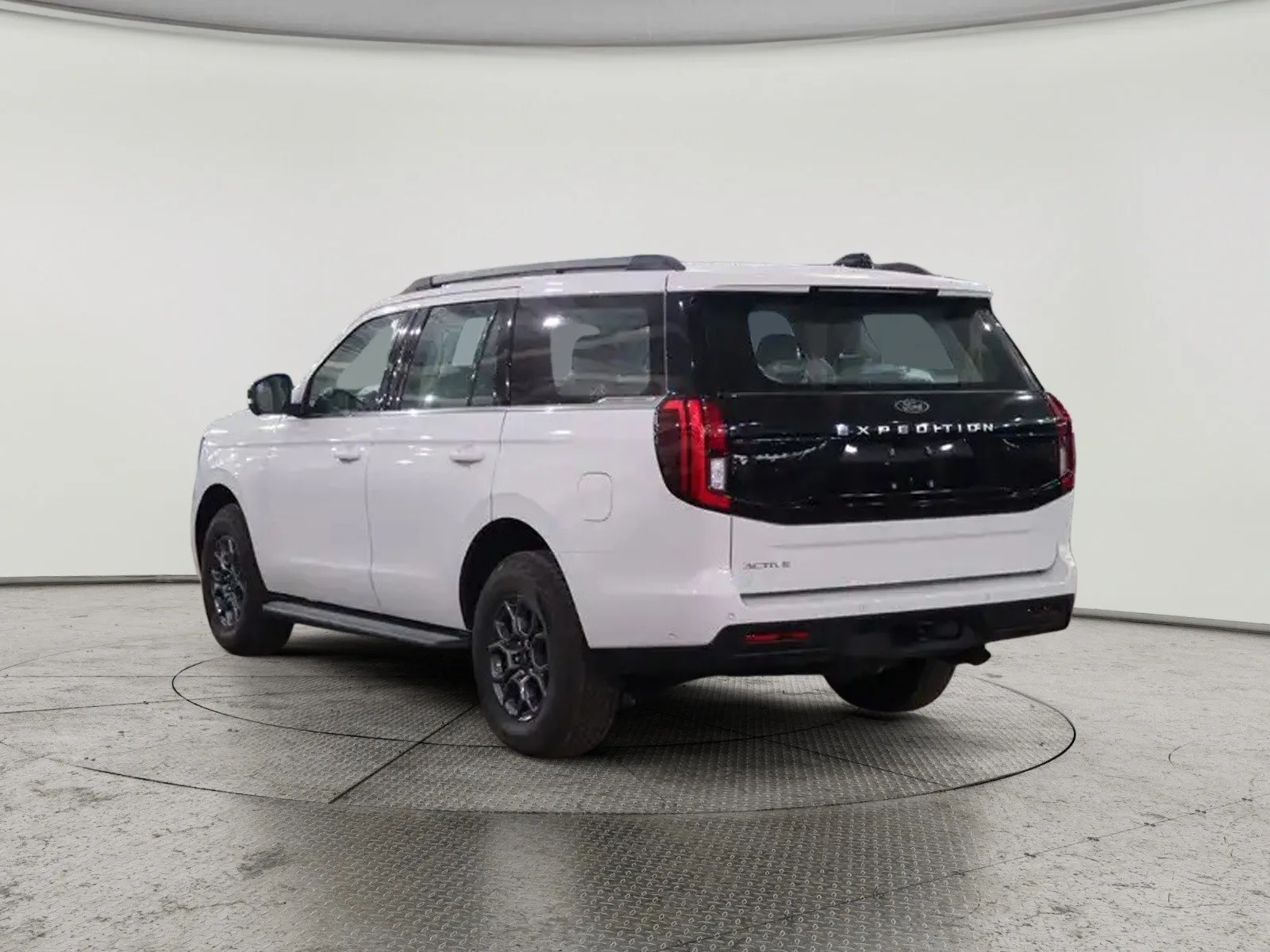Ford Expedition Active 2025