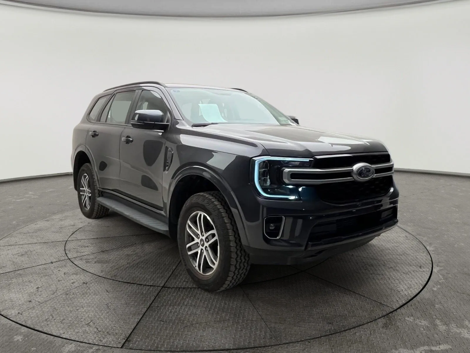 Ford Everest XLS 2025