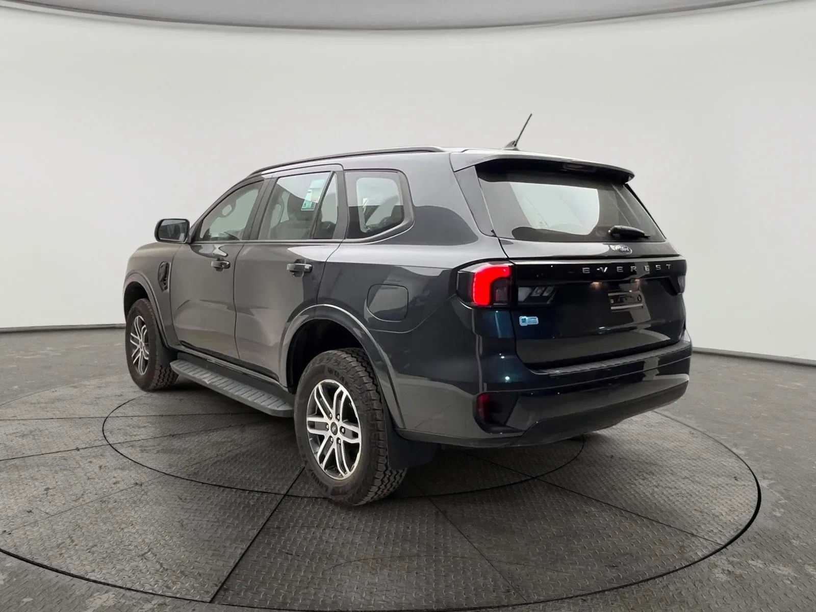 Ford Everest XLS 2025