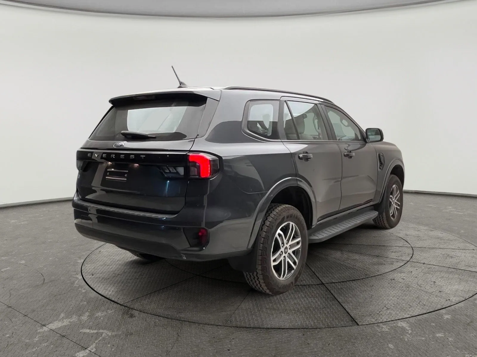 Ford Everest XLS 2025