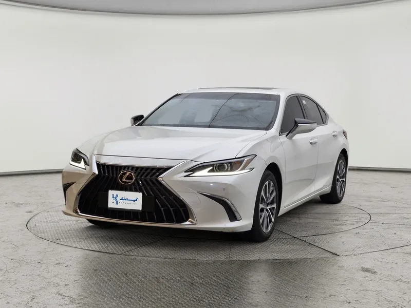 Lexus ES 2024