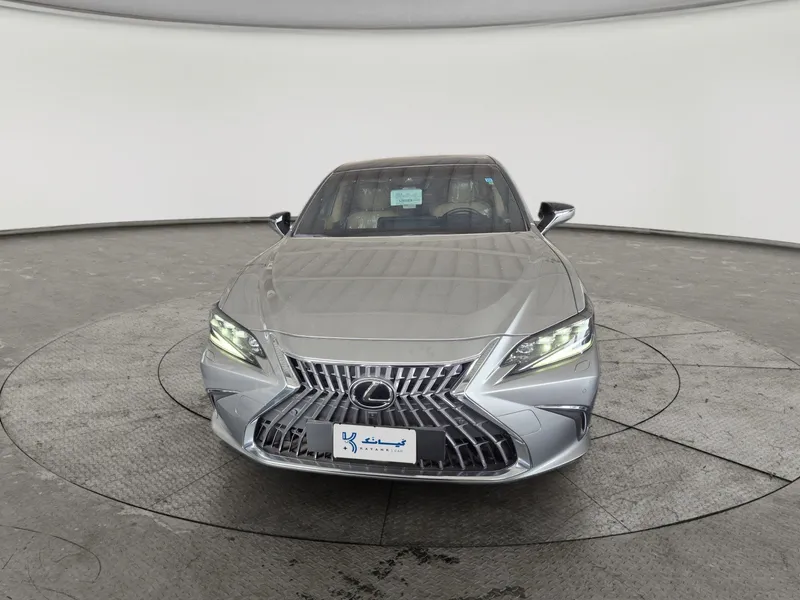 Lexus ES 2025